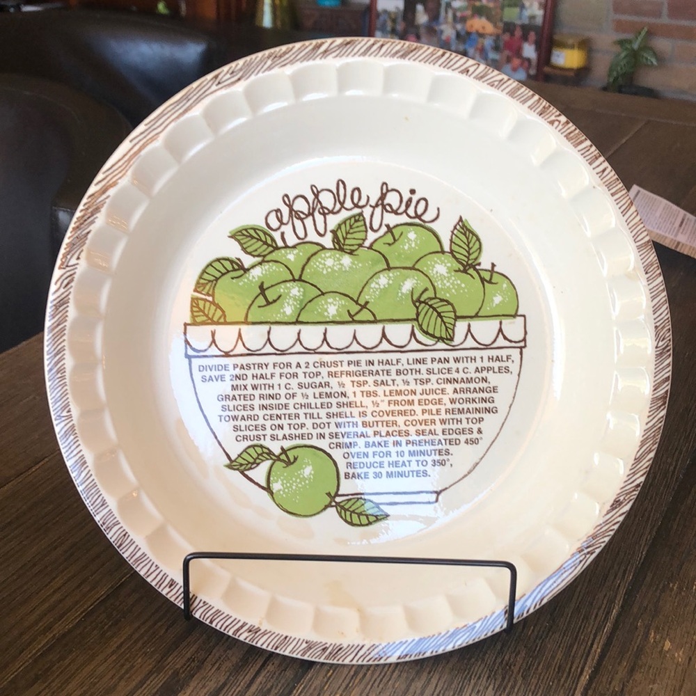Vintage Pie Plate Royal China Apple Pie 11” made in USA